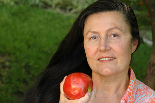 dental woman apple